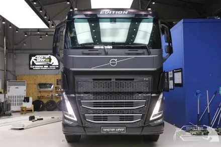 수원 랩핑, 볼보트럭 FH450 전체랩핑 + 스웨덴데칼 시공 / 수원 인계동