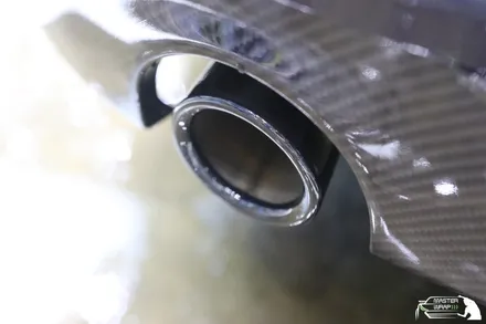 BMW 5시리즈 540i 유광카본 자동차루프스킨 시공으로 더 강렬하게! / 수원 인계동