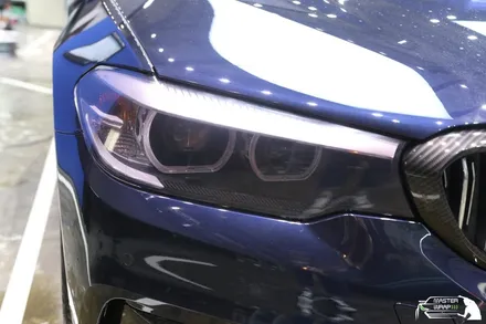 BMW 5시리즈 540i 유광카본 자동차루프스킨 시공으로 더 강렬하게! / 수원 인계동