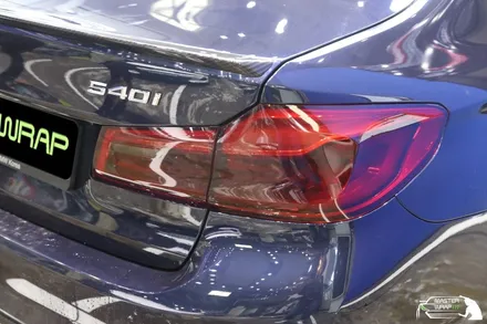 BMW 5시리즈 540i 유광카본 자동차루프스킨 시공으로 더 강렬하게! / 수원 인계동