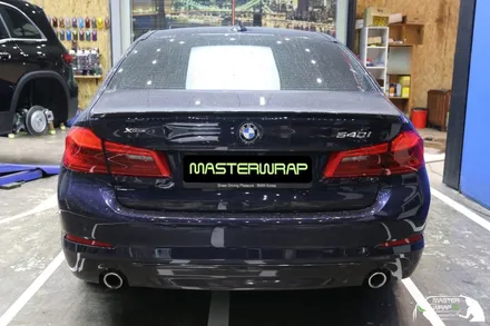 BMW 5시리즈 540i 유광카본 자동차루프스킨 시공으로 더 강렬하게! / 수원 인계동