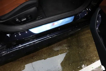 분당PPF BMW 8시리즈 840d 하이그로시 필러와 발판 보호시공 / 수원 인계동