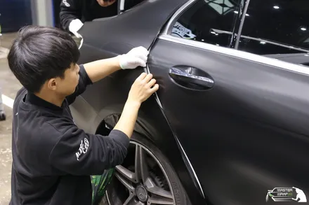 수원랩핑 벤츠 c클래스 c200d 리어휀다 사틴블랙 래핑 / 수원 인계동