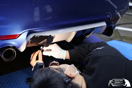BMW 4시리즈 M퍼포먼스 사이드 자동차 데칼과 랩핑시공으로 더욱 스포티지하게! / 수원 인계동