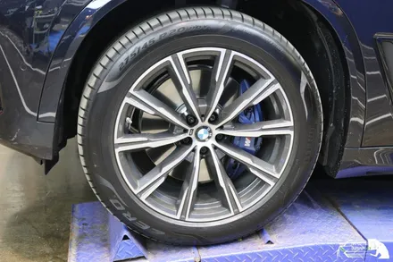 묵직한 무게감을 더해주는 BMW X5 크롬죽이기 / 수원 인계동