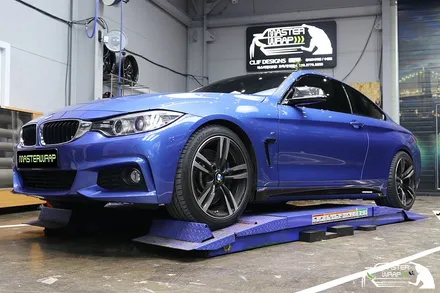BMW 4시리즈 M퍼포먼스 사이드 자동차 데칼과 랩핑시공으로 더욱 스포티지하게! / 수원 인계동
