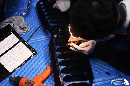 【수원랩핑】 BMW 5시리즈 짙은 블랙의 톤다운 크롬딜리트 시공 / 수원 인계동