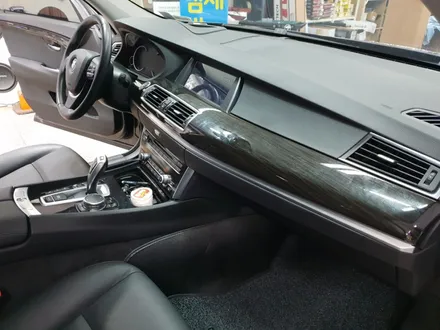 BMW 5GT 순수 국산제품 안드로이드 셋탑형 네비게이션 모토로이드 장착 - 오토갤러리 송파 제주 마천 위례