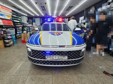 현대 그랜저 경찰차 순찰차량 전면 후면 경광등과 국기봉까지 깔끔하게 시공해드렸습니다! 경찰차량 경호차량 의전차량 외교부차량 전문 오토갤러리