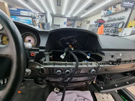 BMW E65 7시리즈 10.25인치 안드로이드 올인원과 2D 슈퍼뷰 어라운드뷰 설치 후기 포스팅 입니다.