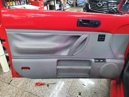 폭스바겐 뉴비틀 드라이빙의 즐거움을 선택하신 이유가 여기 있습니다. 뉴비틀전용 안드로이드 올인원 전동접이식 사이드 미러 개조작업과 동시에 진행된 부분부분 업그레이드!!!