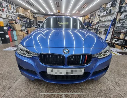 BMW 320D 3시리즈 2017년식 슈퍼뷰 2D 어라운드뷰 시공작업 . 상위트림 옵션 어라운드뷰 시공작업은 자동차시공전문점 오토갤러리^^
