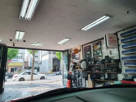 폭스바겐 뉴비틀 드라이빙의 즐거움을 선택하신 이유가 여기 있습니다. 뉴비틀전용 안드로이드 올인원 전동접이식 사이드 미러 개조작업과 동시에 진행된 부분부분 업그레이드!!!