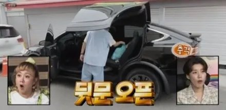 배우 유아인의 차 #테슬라 #모델X 룸미러형 안드로이드 착한 공임비만 받고 설치해드렸습니다.-오토갤러리 송파점-