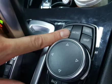 BMW 5GT 순수 국산제품 안드로이드 셋탑형 네비게이션 모토로이드 장착 - 오토갤러리 송파 제주 마천 위례