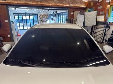 기아 더 뉴 K3 블락포디 디토 썬팅 시공과 아이패스 블랙 R9 장착은 오토갤러리가 시공했으니 안심하세요.