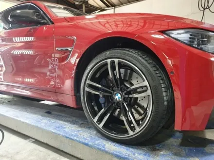 BMW M4 다이아컷팅휠수리판교휠수리,판교휠복원,분당휠수리,분당휠복원,죽전휠복원,죽전휠수리,수지휠복원,수지휠수리,성남휠복원,성남휠수리,용인휠수리,용인휠수리 / 용인 보정동