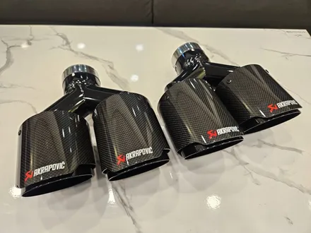 [AKRAPOVIC] 아크라포빅 유광 카본 블랙 듀 배기팁 / 충청 금산