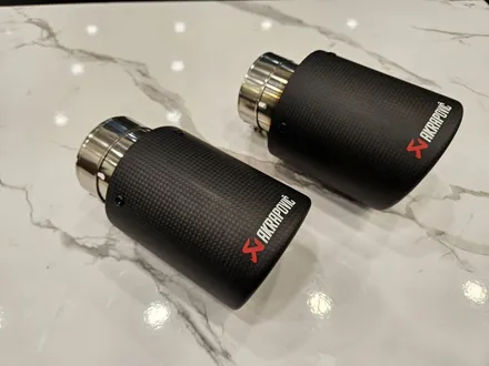 [AKRAPOVIC] 아크라포빅 무광 카본 실버 싱글 배기팁 / 충청 금산