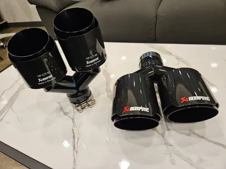 [AKRAPOVIC] 아크라포빅 유광 카본 블랙 듀 배기팁 / 충청 금산