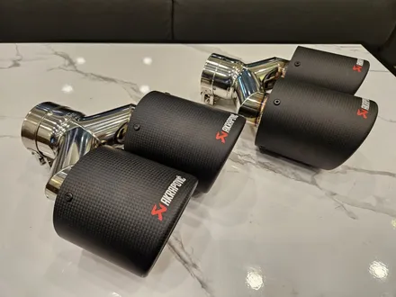 [AKRAPOVIC] 아크라포빅 무광 카본 실버 듀얼 배기팁 / 충청 금산