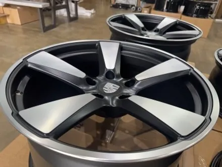 [WHEEL] 단 하나뿐인 휠, 차량별 맞춤 단조 911·머스탱·파나메라 전용 커스텀 오더메이드! / 충청 금산