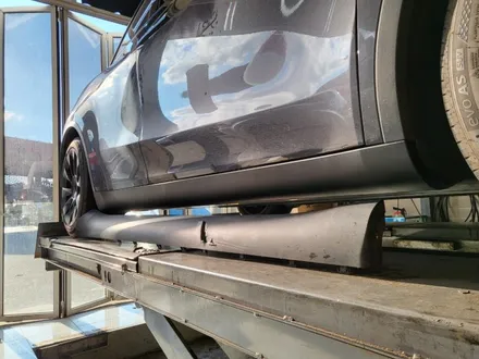 [TESLA] 테슬라 모델Y 사이드 스커트 교체, 낭만무역에서 저렴한 수리 해드립니다. 테슬라 사고수리, 테슬라 보험수리, 테슬라 애프터 부품 수입 / 충청 금산