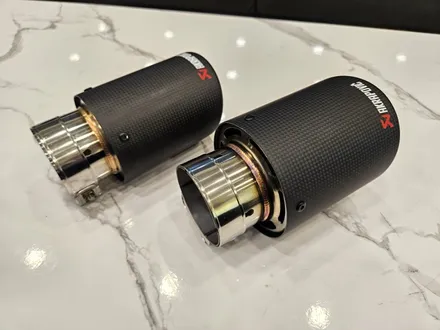 [AKRAPOVIC] 아크라포빅 무광 카본 실버 싱글 배기팁 / 충청 금산