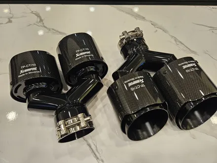 [AKRAPOVIC] 아크라포빅 유광 카본 블랙 듀 배기팁 / 충청 금산
