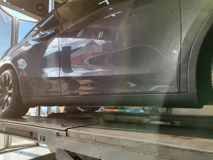 [TESLA] 테슬라 모델Y 사이드 스커트 교체, 낭만무역에서 저렴한 수리 해드립니다. 테슬라 사고수리, 테슬라 보험수리, 테슬라 애프터 부품 수입 / 충청 금산