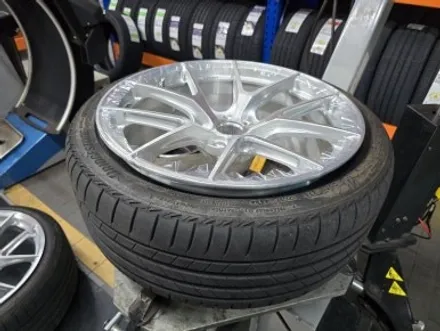 [WHEEL] BMW G20 320i 브러쉬 실버 커스텀 단조 휠, 완벽한 휠 밸런스까지 낭만무역 제작 휠 / 충청 금산