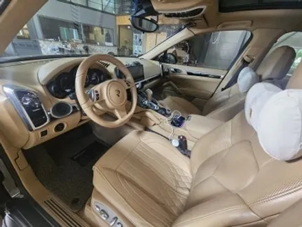 [PORSCHE] 뉴 카이엔 PO958 을 20년식 최신형 카이엔 PO536으로 컨버전을 한다고? 낭만무역 카이엔 신형개조 작업기 내부 인테리어편 / 충청 금산
