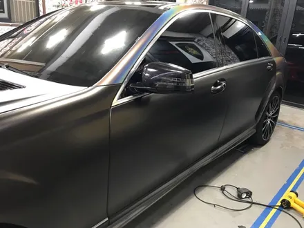부천자동차랩핑 벤츠s500amg 사틴골드더스트블랙필름 전체랩핑시공 / 부천 상이로