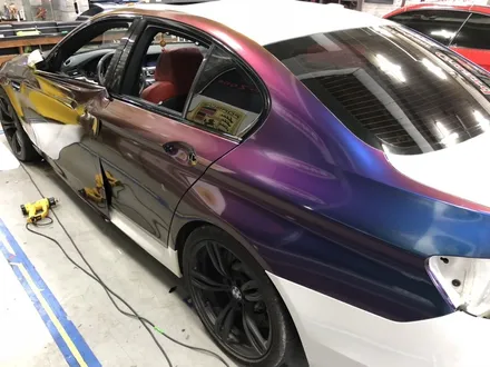 #이런게랩핑이야~!#bmw m5 #카멜레온유광필름 #러싱립타이트필름 전체래핑시공 인천랩핑 부천랩핑 모터가드존본점 / 부천 상이로