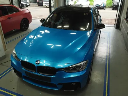 부천 랩핑 bmw 320d f30 바하마 블루 펄 전체랩핑 및 m 퍼포먼스 데칼 랩핑 / 부천 상이로
