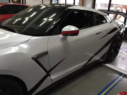 부천랩핑 닛산GT-R 화이트펄 전체랩핑 및 부분랩핑 커스텀 데칼 랩핑시공 / 부천 상이로