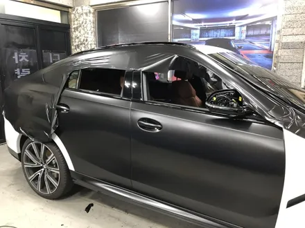 신형 bmw x4 xdrive 40i 사틴 블랙 랩핑 및 크롬 죽이기 작업 / 부천, 광명, 시흥