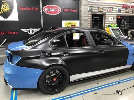 부천랩핑 신형 bmw m3 사틴 블랙 전체 랩핑 및 래드 데칼 랩핑 반무광 랩핑 / 부천 상이로