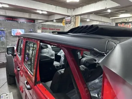 [모터가드존] 인천 신형 jeep 랭글러 루비콘 고광택 매트 블랙 투톤랩핑 으로 랭글러 사하라로 변신 / 부천 상이로