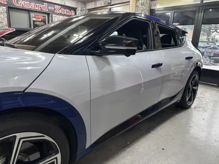 [이벤트 랩핑 ] 기아 ev6 gt 고광택 브룩크린 그레이 전체 랩핑 및 투톤 블랙 랩핑! / 부천 상이로