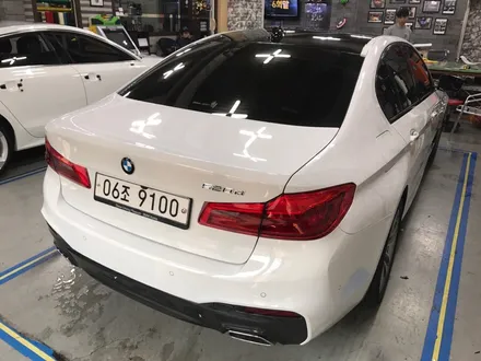 부천래핑 신형 bmw520d 블랙유광루프스킨및 부분랩핑시공 / 부천 상이로