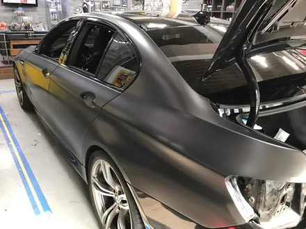 부천 랩핑 bmw f10 m5 사틴 다크 그레이 전체랩핑 프로즌 그레이 랩핑 / 부천 상이로