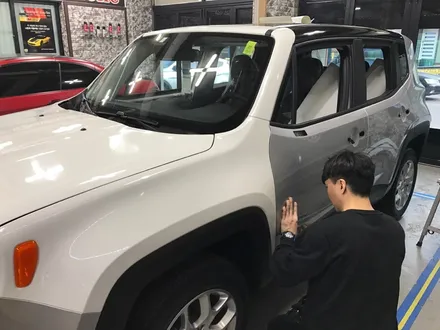 부천랩핑 지프(jeep)레니게이드 4x4 화이트아이보리 전체랩핑 / 부천 상이로