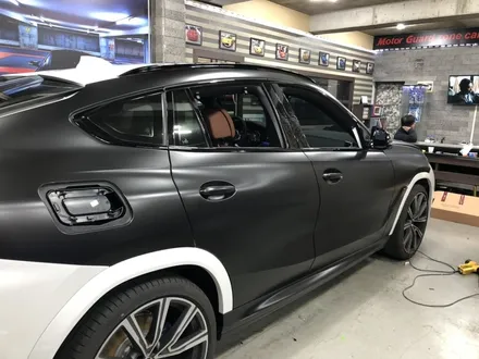 신형 bmw x4 xdrive 40i 사틴 블랙 랩핑 및 크롬 죽이기 작업 / 부천, 광명, 시흥