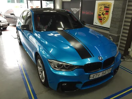 부천 랩핑 bmw 320d f30 바하마 블루 펄 전체랩핑 및 m 퍼포먼스 데칼 랩핑 / 부천 상이로