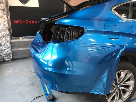 부천래핑 신형 bmwx6 순정 에스토닉블루 래핑 블루메탈릭 전체랩핑 / 부천 상이로