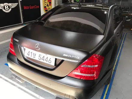 부천자동차랩핑 벤츠s500amg 사틴골드더스트블랙필름 전체랩핑시공 / 부천 상이로