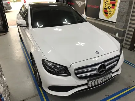 부천자동차랩핑 신형벤츠e300 카멜레온랩핑 사틴롤링선더 전체래핑 / 부천 상이로