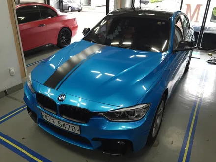 부천 랩핑 bmw 320d f30 바하마 블루 펄 전체랩핑 및 m 퍼포먼스 데칼 랩핑 / 부천 상이로