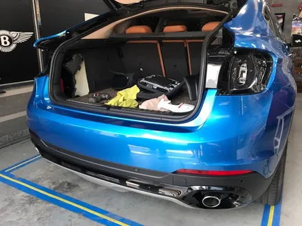 부천래핑 신형 bmwx6 순정 에스토닉블루 래핑 블루메탈릭 전체랩핑 / 부천 상이로
